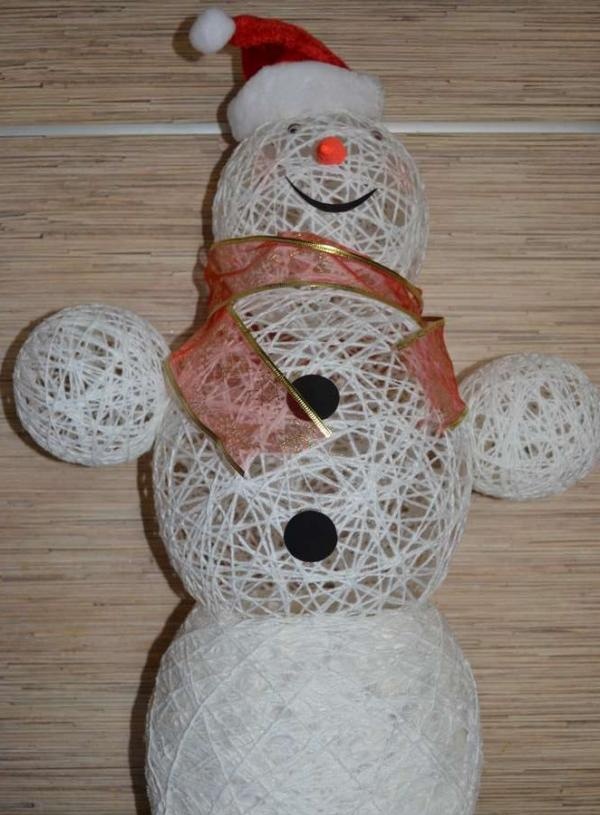 Snowman made of threads