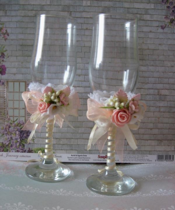 Decor of wedding glasses