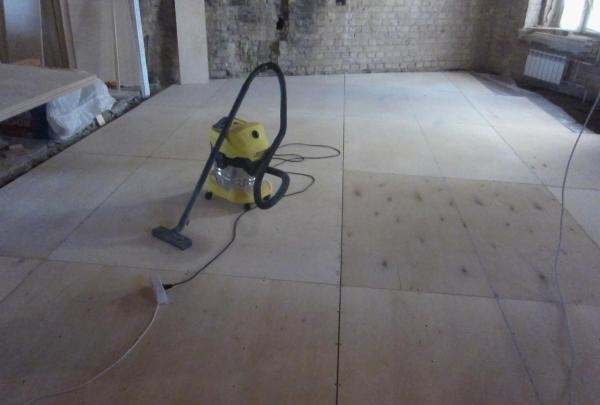 Preparing the base for a wooden floor