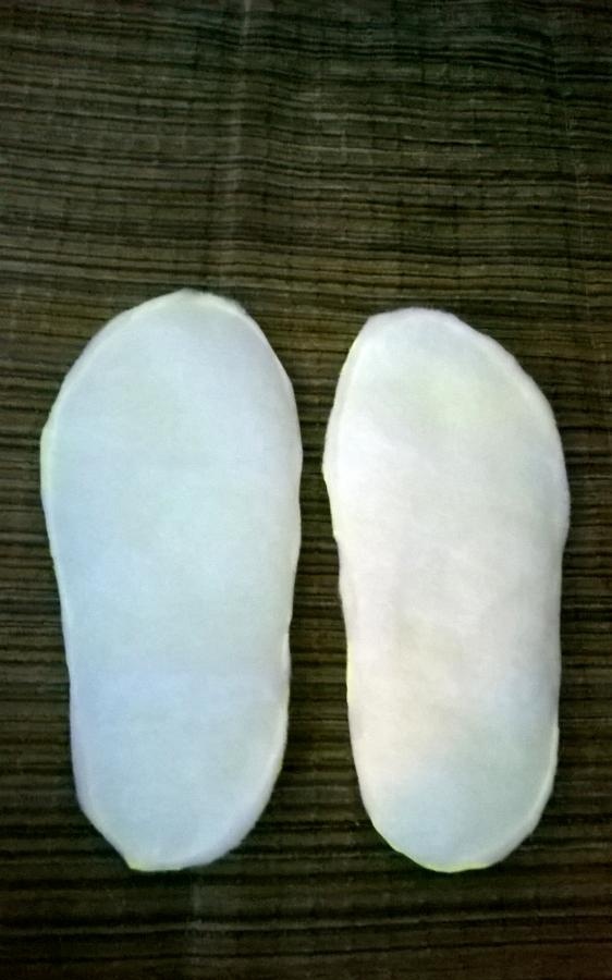 Homemade felt felt slippers