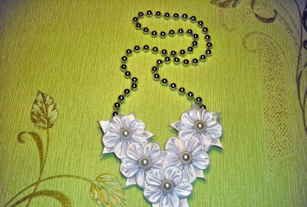 Satin ribbon necklace