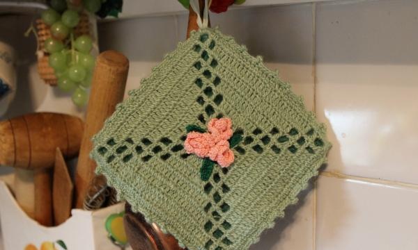 Crochet pot holder