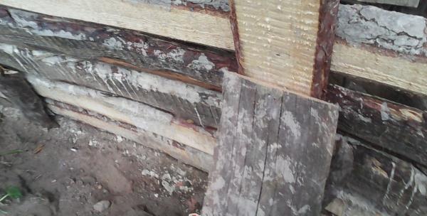 repair of the foundation of a wooden house