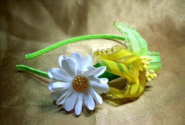 headband with dandelions and daisies