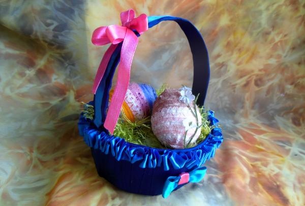 Satin ribbon basket