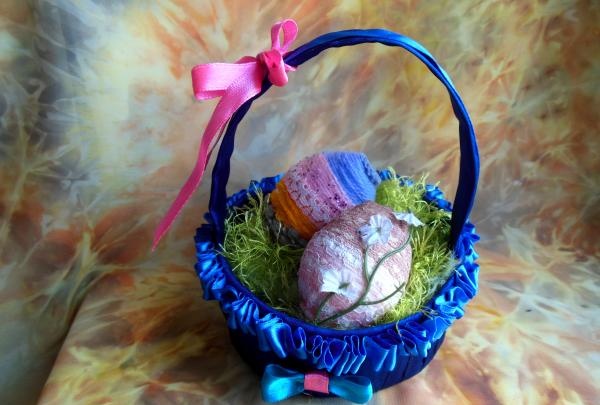 Satin ribbon basket