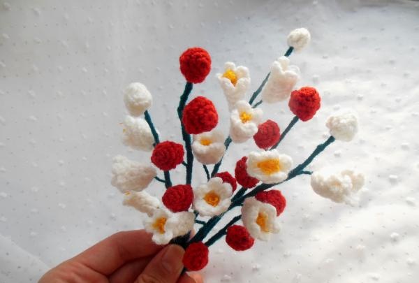 Decorative crochet flowers