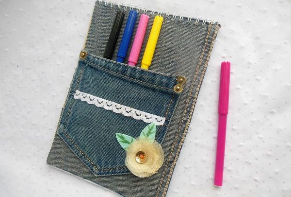 Notepad with denim trim