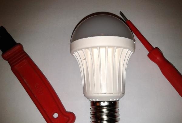 How to disassemble and repair a lamp