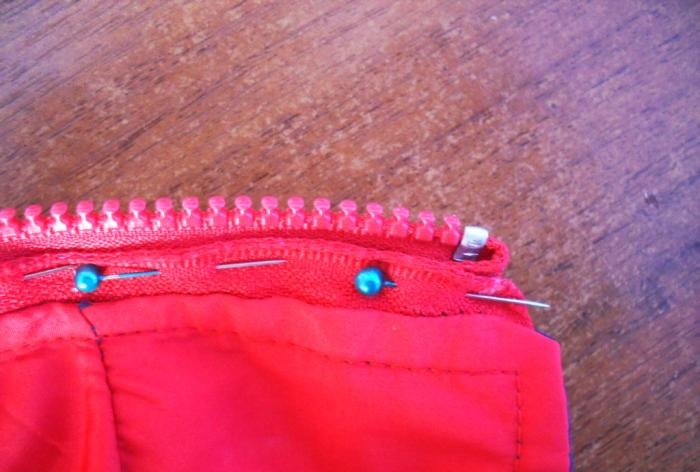 Changing a zipper without spacers