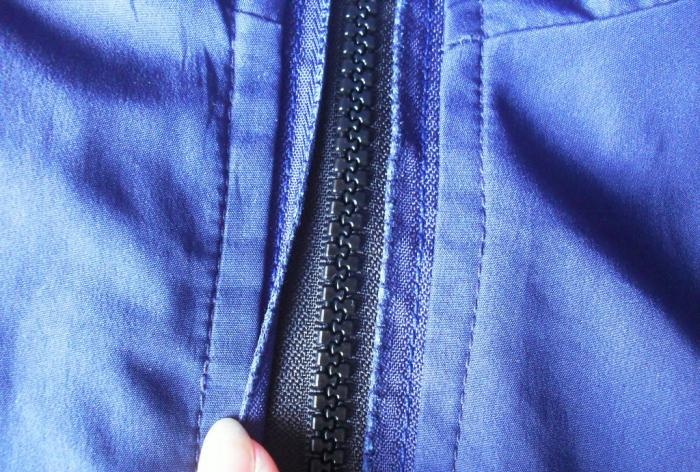 Changing a zipper without spacers