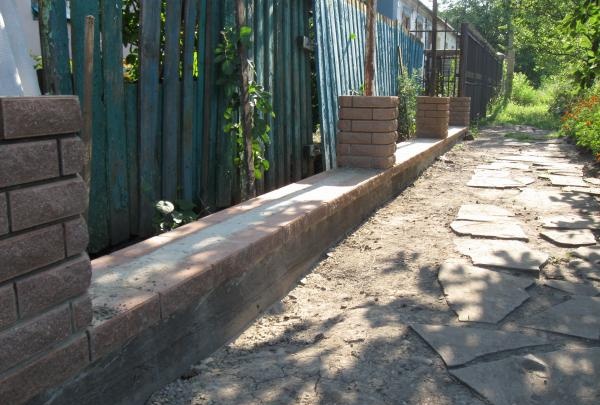 Building a brick fence