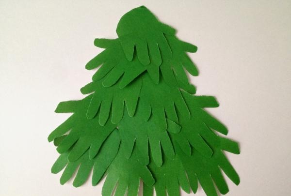 How to make a Christmas tree out of paper