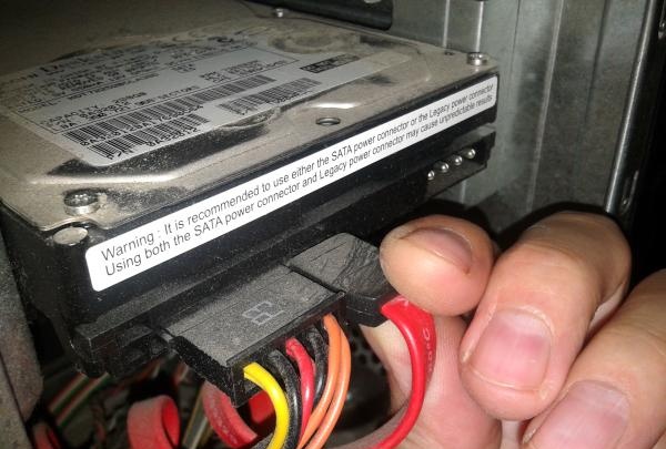 How to disassemble a computer and clean it