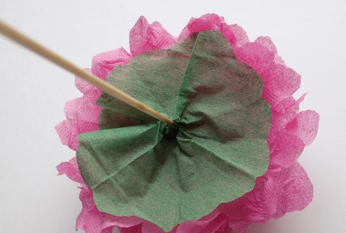 How to make a lush flower from paper napkins