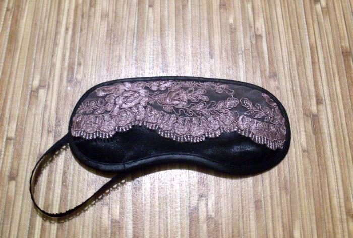 We sew a sleep mask with our own hands