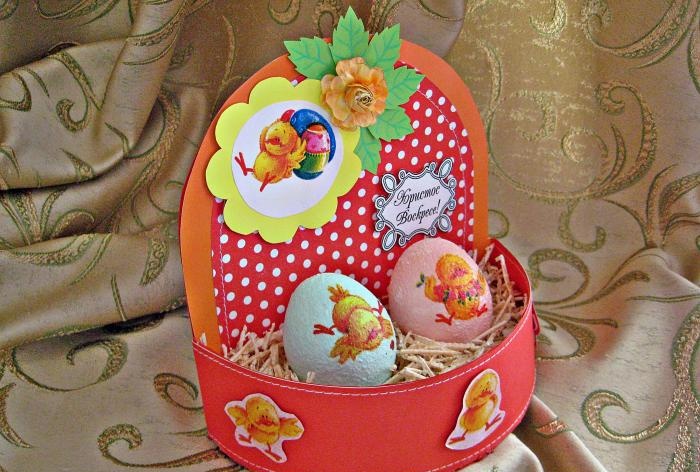 Easter basket with eggs