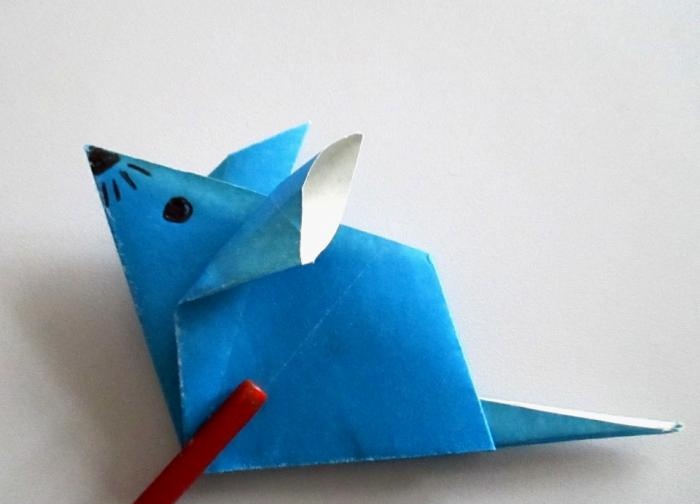 How to make a mouse out of paper