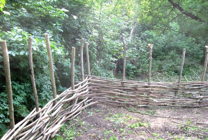 Making a wicker fence