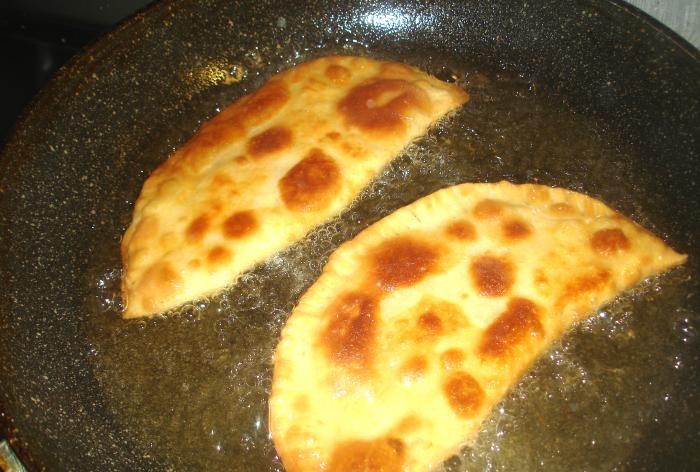 Secrets of making chebureks