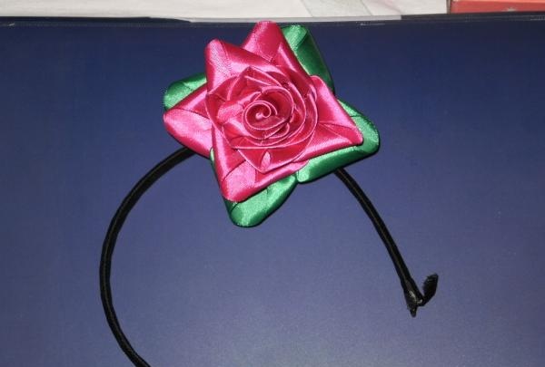 flower in kanzashi style