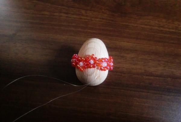 Easter egg braided with beads