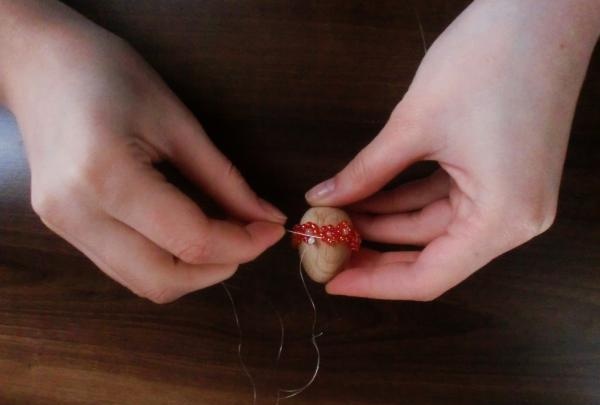 Easter egg braided with beads