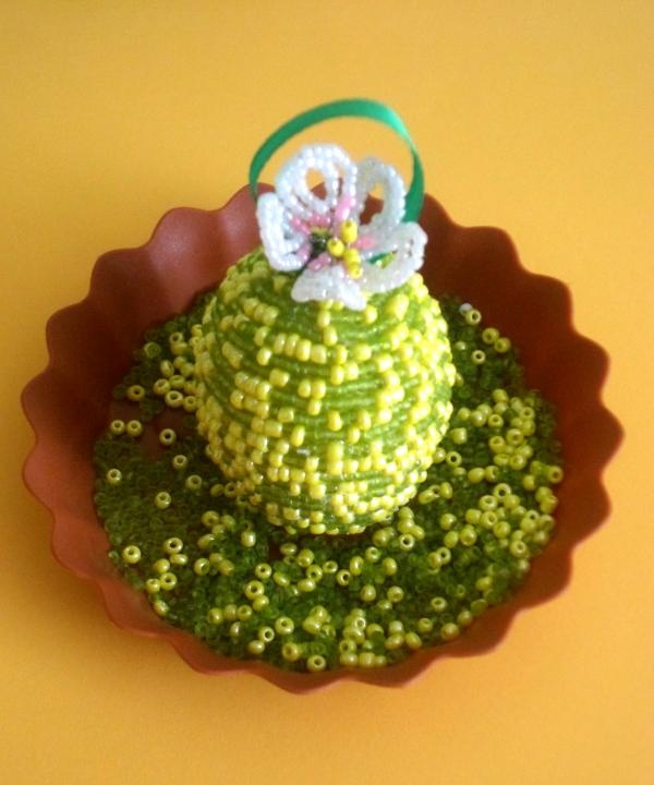 Beaded egg