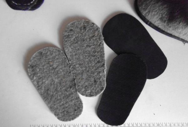 Children's winter slippers made of fur