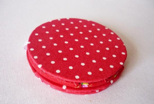 Decorating a mirror from a powder compact