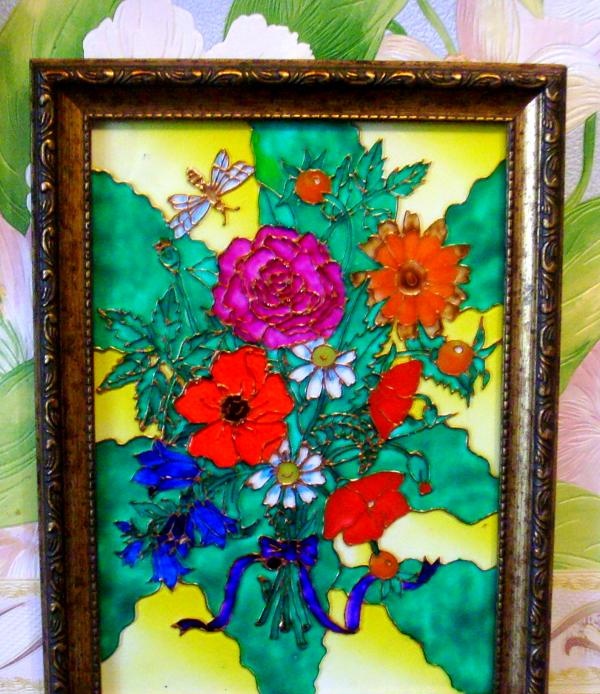 stained glass picture with a bouquet of flowers