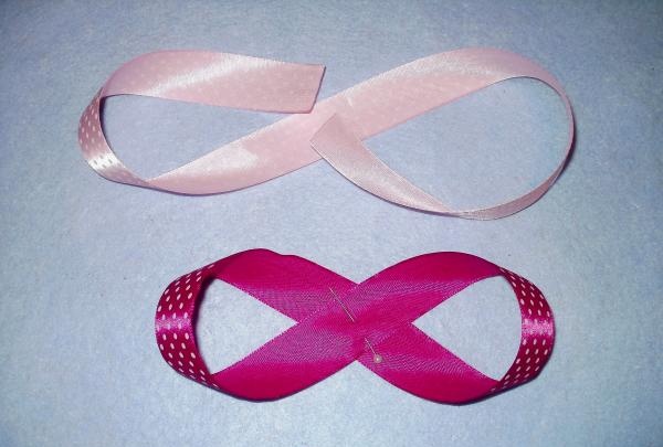 Fold the ribbons in a figure eight