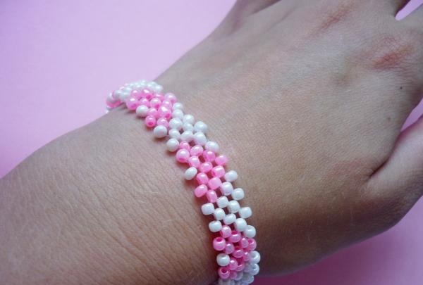 Bracelet with beaded hearts