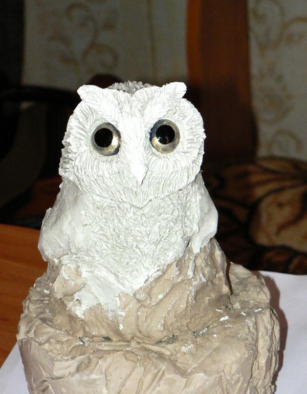 Modeling an owl figurine