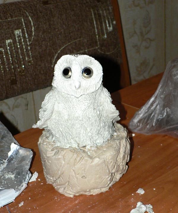 Modeling an owl figurine