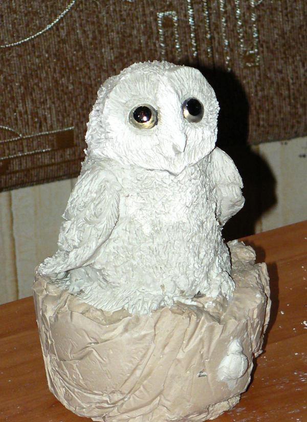 Modeling an owl figurine