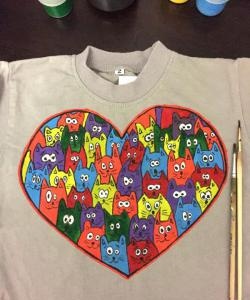 Painting a children's T-shirt