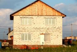 Construction of a house from aerated blocks