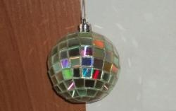 Master class on creating a New Year's toy, a ball made from CDs.