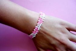 Bracelet with beaded hearts