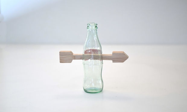 Puzzle Arrow in a bottle