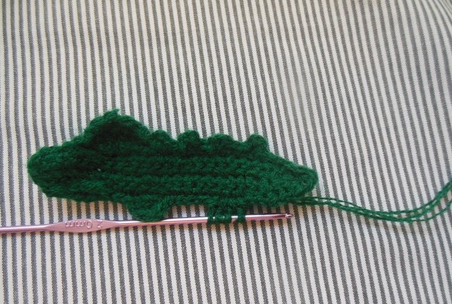 Crochet tropical applique for summer t-shirt