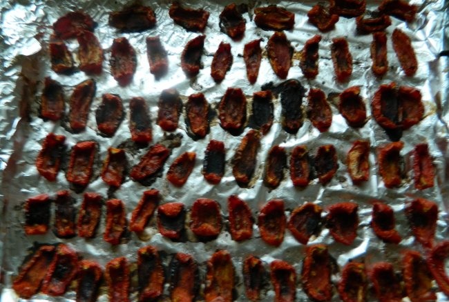 Sun-dried tomatoes for the winter