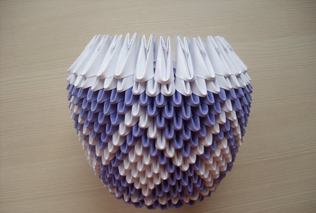 Vase made of triangular origami modules