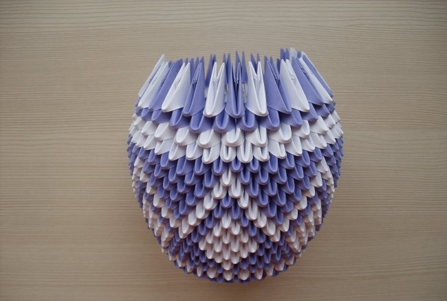 Vase made of triangular origami modules