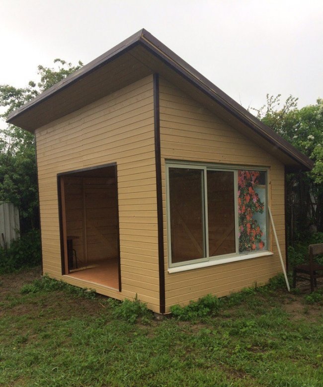 We are building a summer house