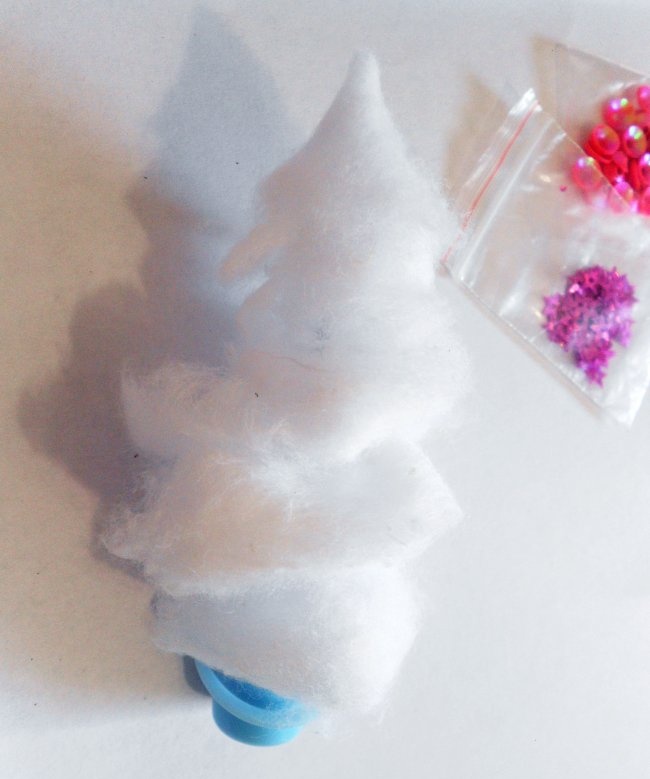 Miniature Christmas tree made of cotton wool