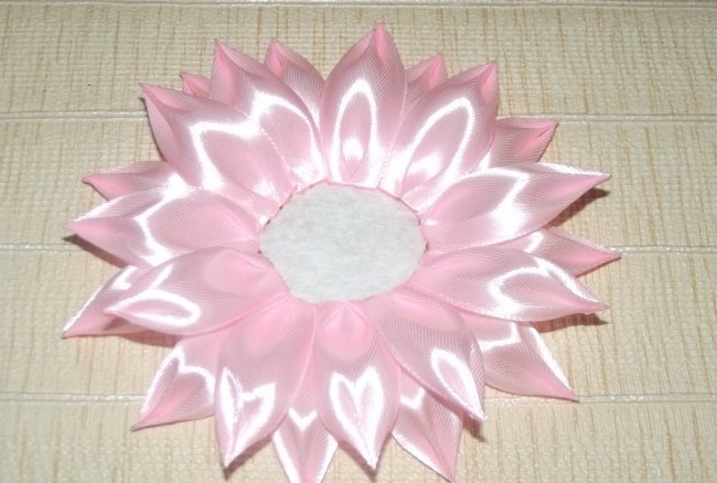 Dahlia made of satin ribbons