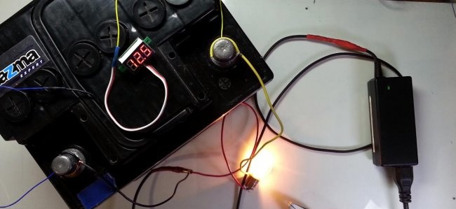 How to charge a car battery with a laptop power supply