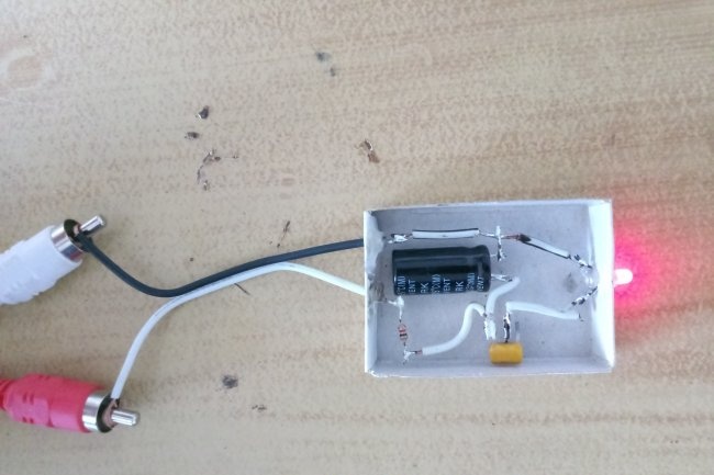 LED flasher on a transistor